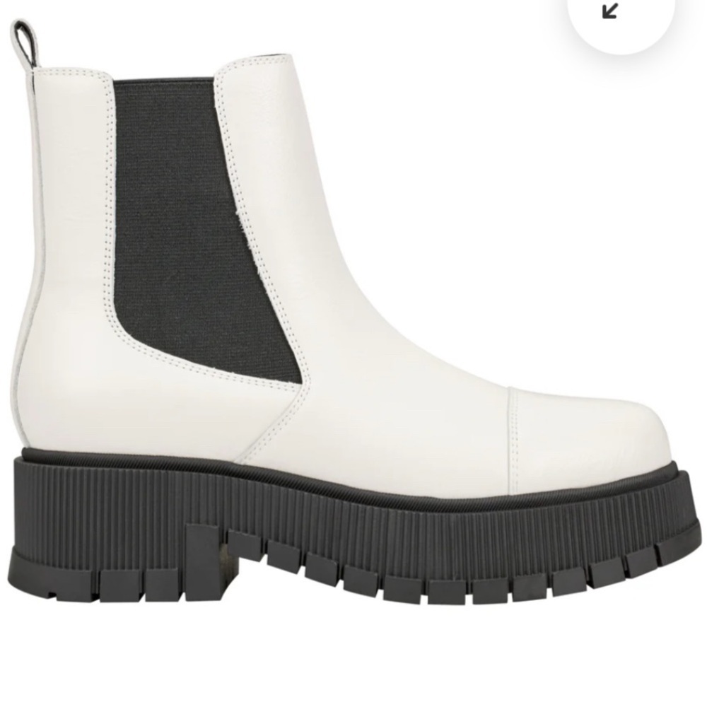 MARC FISHER BERMUDA LUG PLATFORM WHITE BOOTS STRETCHY PULL ON NEW NO TAGS 8.5